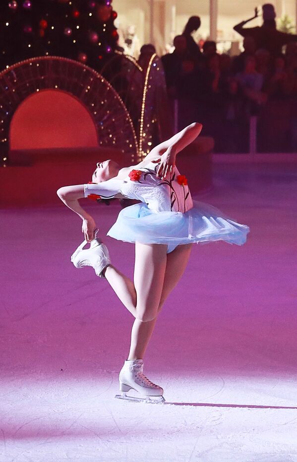 アイスショーに出演するアリーナ・ザギトワ選手 - Sputnik 日本