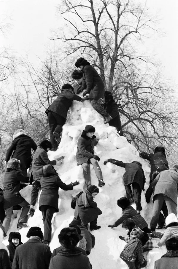 雪の滑り台争奪戦 1979年 雪の滑り台争奪戦 1979年 - Sputnik 日本