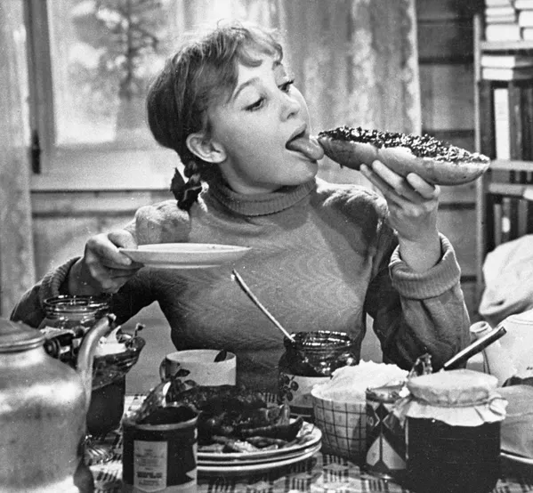 ソ連映画『娘たち』(1961年) ソ連映画『娘たち』(1961年) - Sputnik 日本