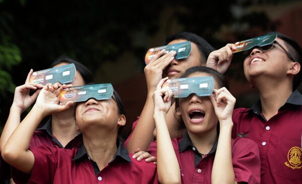 学生たちが一緒に観察　タイのバンコクにて - Sputnik 日本