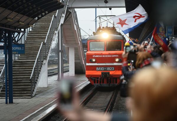 サンクトペテルブルクーセヴァストーポリ間を走る列車 - Sputnik 日本