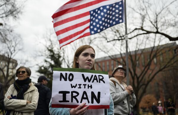 ホワイトハウスの前で反イラク戦争を叫ぶ参加者たち　米ワシントンにて - Sputnik 日本