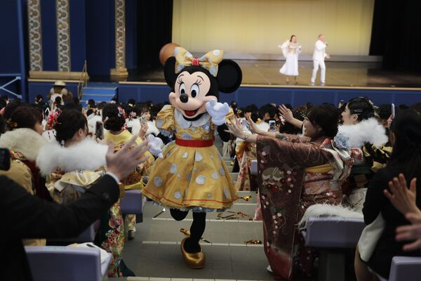 ミニーマウスも新成人を祝福！　東京ディズニーランド - Sputnik 日本