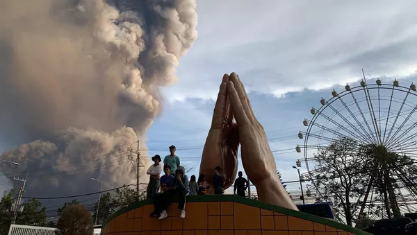 タール火山の噴火