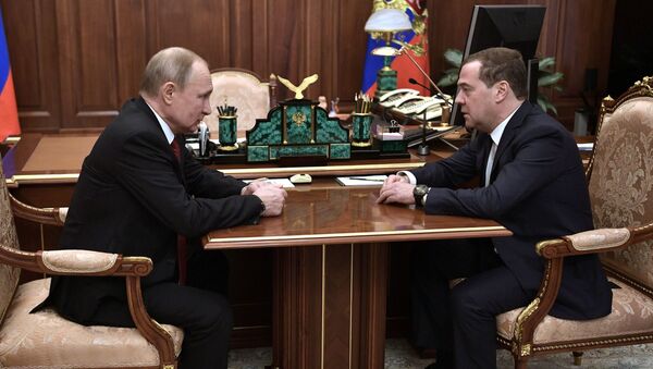 メドベージェフ首相とプーチン大統領 - Sputnik 日本
