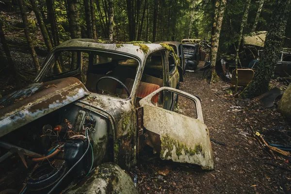 ノルウェー・スウェーデンの国境にある車の墓地 ノルウェー・スウェーデンの国境にある車の墓地 - Sputnik 日本