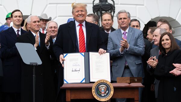トランプ大統領　新貿易協定「USMCA」の実施法案に署名 - Sputnik 日本