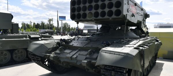 重火力投射システムのTOS-1A「ソンツェペク」 重火力投射システムのTOS-1A「ソンツェペク」 - Sputnik 日本