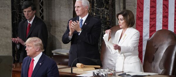 米国で新たな話題:トランプ大統領はペロシー下院議長の握手を拒否 ペロシー下院議長は大統領原稿を破る 米国で新たな話題:トランプ大統領はペロシー下院議長の握手を拒否 ペロシー下院議長は大統領原稿を破る - Sputnik 日本