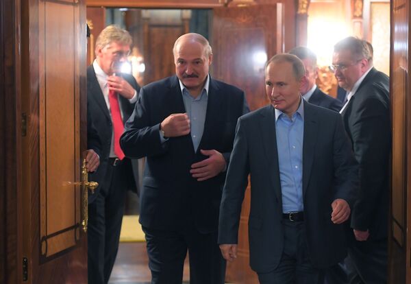 ベラルーシのルカシェンコ大統領とロシアのプーチン大統領が会談　ロシア・ソチ - Sputnik 日本
