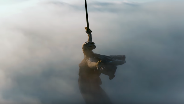 まるで映画のワンシーン：霧に包まれる「母なる祖国像」 ロシア - Sputnik 日本