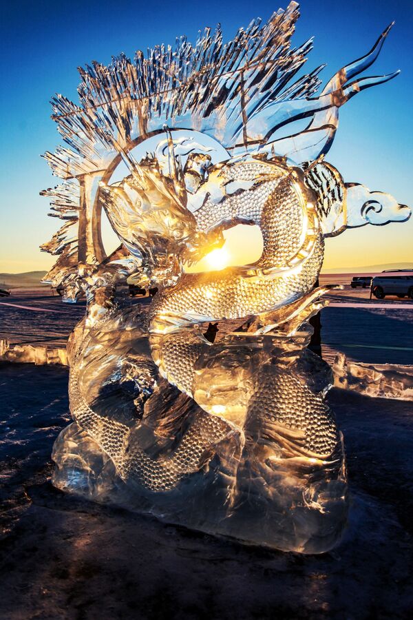 展示された龍の氷彫刻 - Sputnik 日本