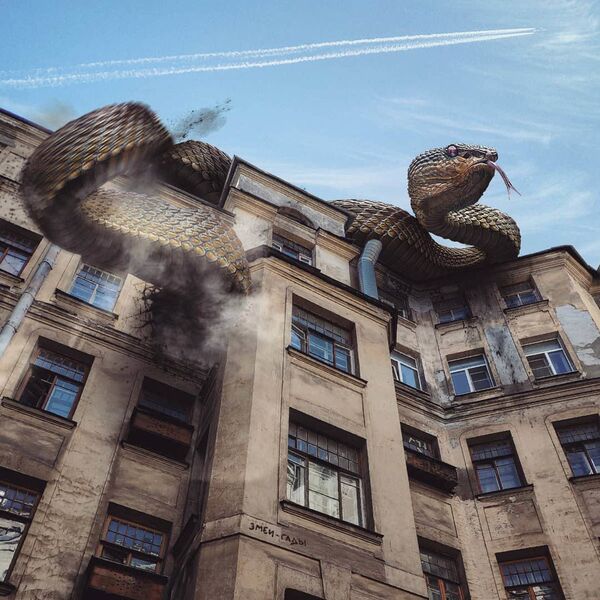 建物に巨大なヘビが！ - Sputnik 日本