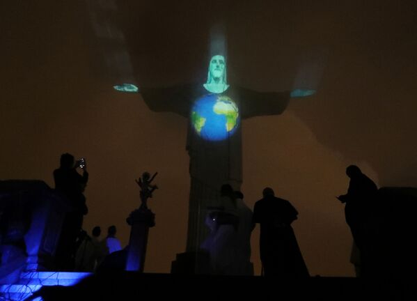 地球がライトアップされたコルコバードのキリスト像（ブラジル・リオデジャネイロ） - Sputnik 日本