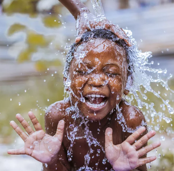 #Water2020ファイナリスト タンザニア出身の写真家の作品「Brings happiness to the face」 #Water2020ファイナリスト タンザニア出身の写真家の作品「Brings happiness to the face」 - Sputnik 日本