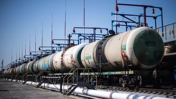 Цистерны на нефтебазе. Архивное фото - Sputnik 日本