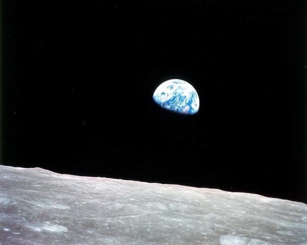 アポロ8号のミッション中に撮影された最初の地球（1968年12月24日撮影） - Sputnik 日本