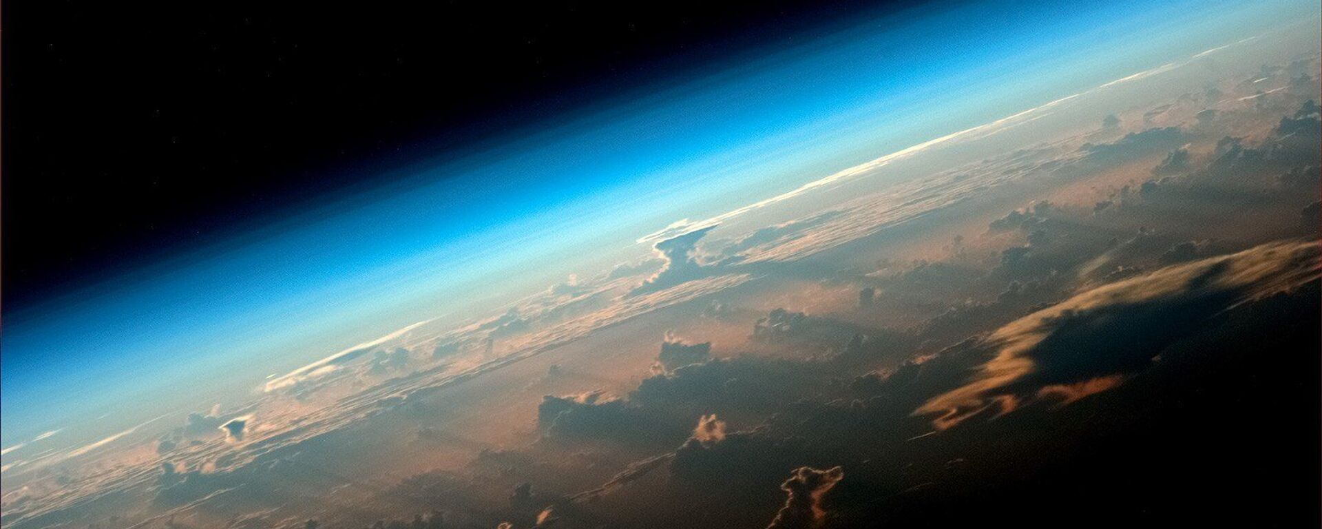 Вид на Землю с борта МКС снятый космонавтом Роскосмоса Олегом Артемьевым - Sputnik 日本, 1920, 21.06.2021