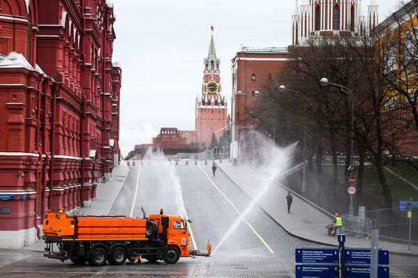 赤の広場周辺を消毒する作業車（ロシア・モスクワ） - Sputnik 日本