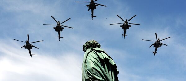 戦勝70周年記念パレードに参加した攻撃型ヘリコプターMi-28（2015年）　 - Sputnik 日本