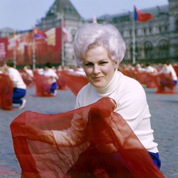 ロシア、モスクワにて　赤の広場で行われた体育パレード（1969年） - Sputnik 日本