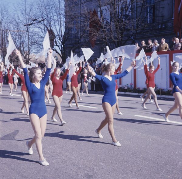 リトアニア、ビルニュスで行われた体育パレード（1973年） - Sputnik 日本