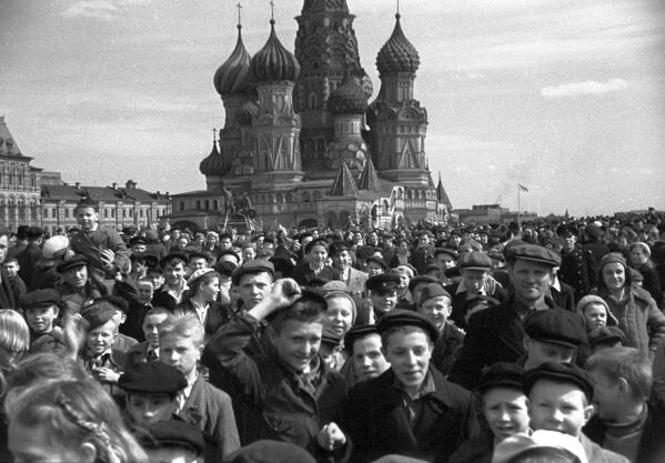 赤の広場に集まったモスクワ市民　 - Sputnik 日本