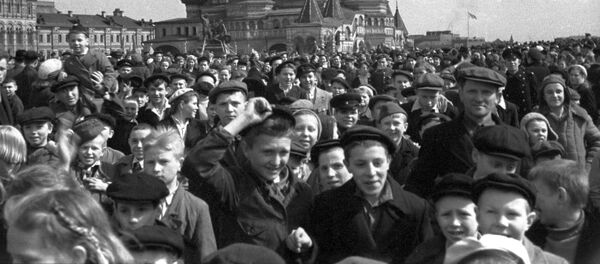 赤の広場に集まったモスクワ市民　 - Sputnik 日本