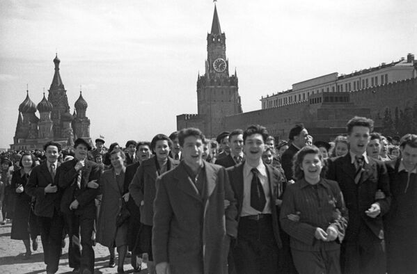 赤の広場に集まったモスクワ市民 - Sputnik 日本