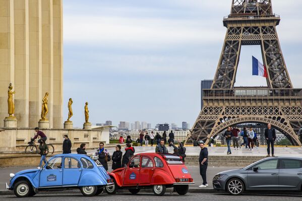 トロカデロ広場に訪れた市民（フランス、パリ） - Sputnik 日本