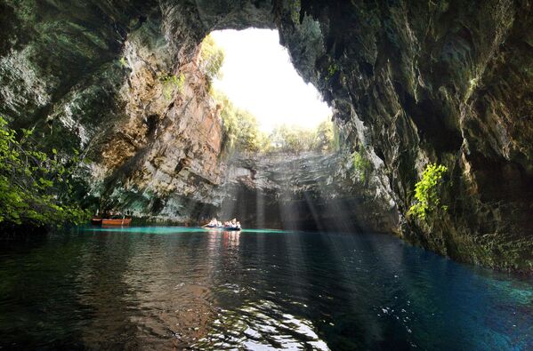 ギリシャ・ケファロニア島にあるメリッサーニ洞窟（地底湖） - Sputnik 日本