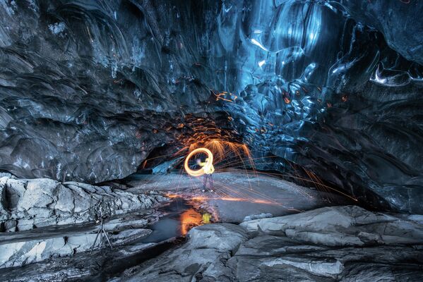 アイスランド南東部のスカフタフェットル国立公園にある「氷の洞窟」　 - Sputnik 日本