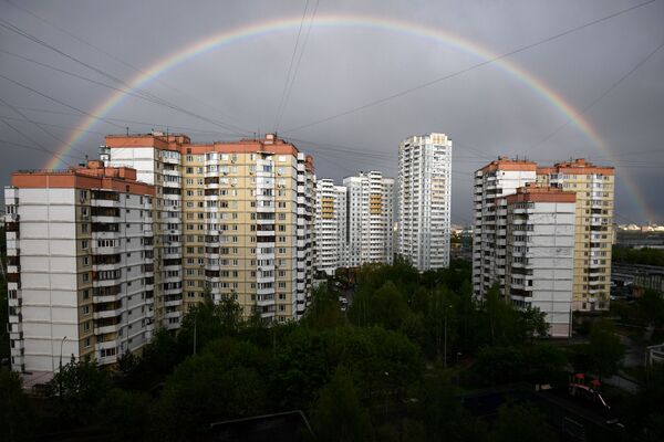 住宅地に架かった虹（ロシア、モスクワ） - Sputnik 日本