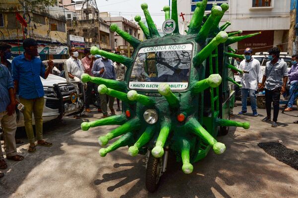 新型コロナウイルスをモチーフにした三輪タクシー（インド、チェンナイ） - Sputnik 日本