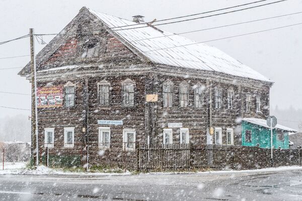 古い木造住宅に積もる雪（ロシア、カレリア共和国） - Sputnik 日本