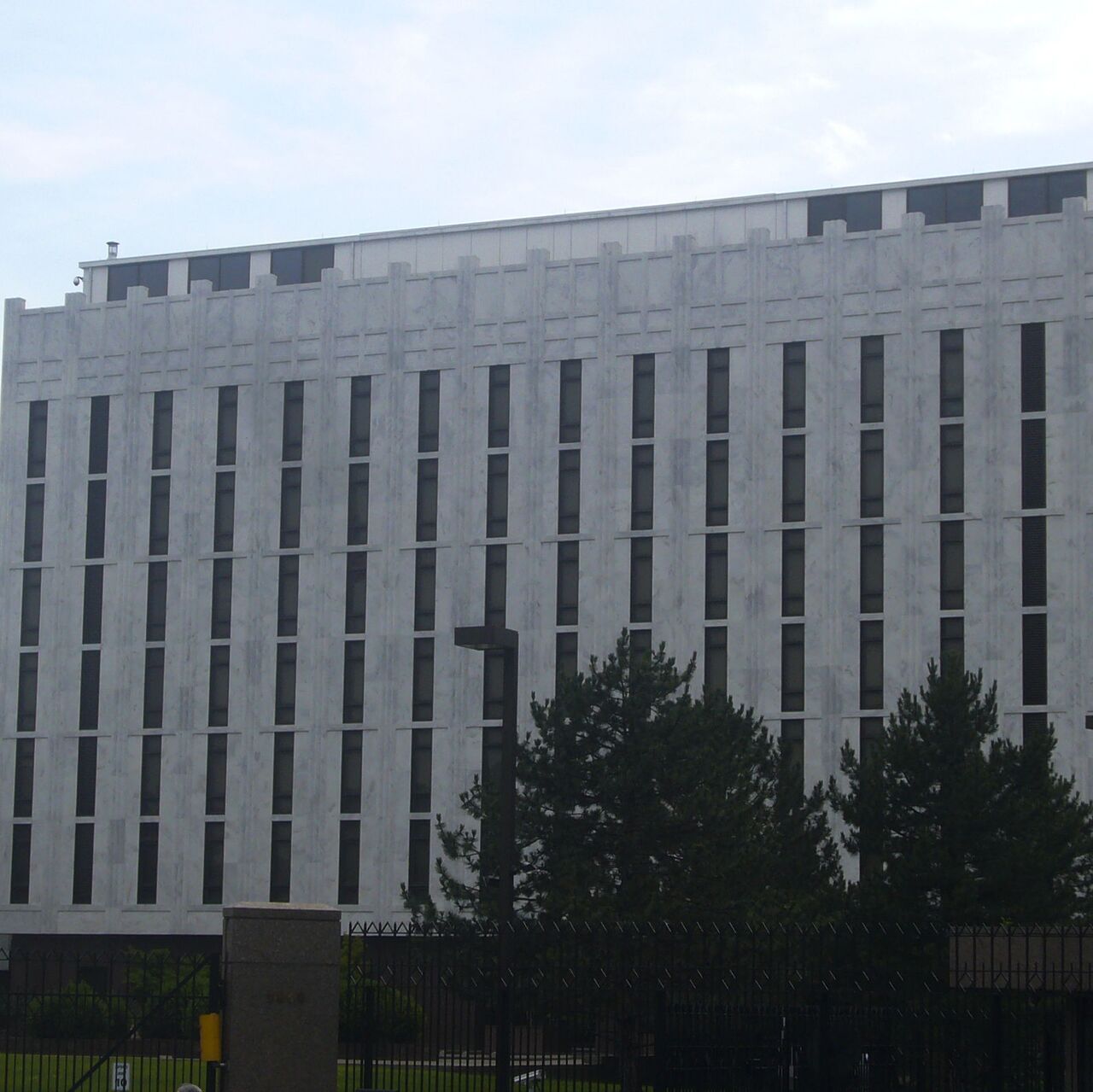 Cia元長官 米国がウクライナ紛争に介入する理由を語る 22年12月15日 Sputnik 日本