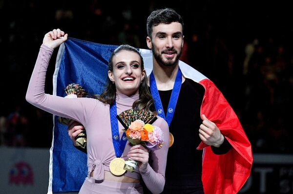 アイスダンスのシゼロン選手、同性愛について初めて語る パートナーとの写真も公開 アイスダンスのシゼロン選手、同性愛について初めて語る パートナーとの写真も公開 - Sputnik 日本