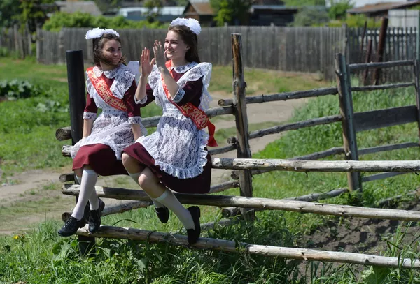 学校生活最後の日「最後の鐘」を祝う卒業生(ロシア、チェリャビンスク) 学校生活最後の日「最後の鐘」を祝う卒業生(ロシア、チェリャビンスク) - Sputnik 日本