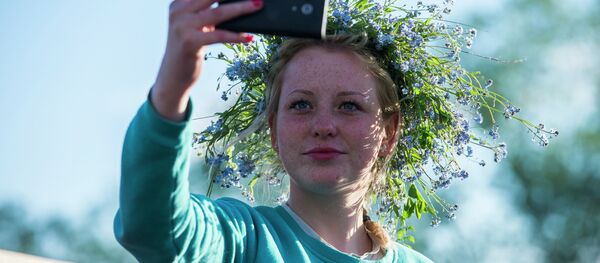 学術研究、「セルフィー」によって人物特徴が特定できる - Sputnik 日本