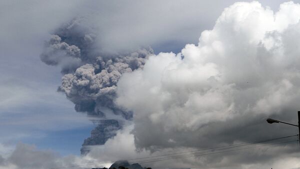 エクアドル、コトパクシ火山噴火で大統領が非常事態宣言 - Sputnik 日本