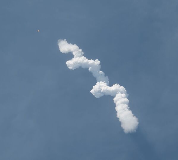「ファルコン9」に搭載され打ち上げられたスペースX社の有人宇宙船「クルードラゴン」 - Sputnik 日本