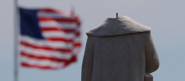 何者かに頭部が切断されたクリストファー・コロンブスの像(米マサチューセッツ州、ボストン) 何者かに頭部が切断されたクリストファー・コロンブスの像(米マサチューセッツ州、ボストン) - Sputnik 日本