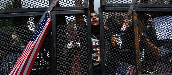 ブラック・ライブズ・マター運動を支持する米国人の数が明らかに ブラック・ライブズ・マター運動を支持する米国人の数が明らかに - Sputnik 日本