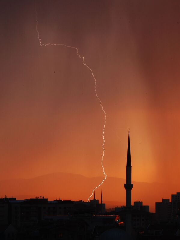 トルコ、アンカラに発生した雷 - Sputnik 日本