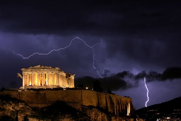 ギリシャ、アテネのパルテノン神殿と雷（2006年10月9日撮影） - Sputnik 日本