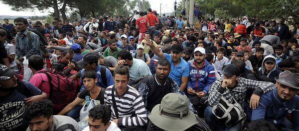 ギリシャ難民が警戒線突破し、マケドニアに流入 - Sputnik 日本