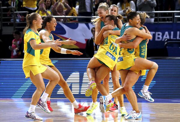 シドニーでの決勝で勝利し喜ぶネットボールのオーストラリア女子チーム。 - Sputnik 日本
