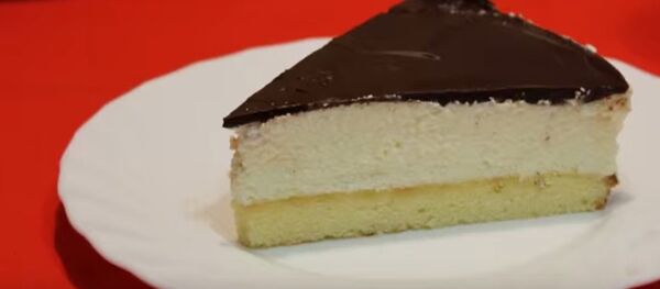 ロシアの伝統的なケーキ「プチーチエ・マラコー(鳥のミルク)」 ロシアの伝統的なケーキ「プチーチエ・マラコー(鳥のミルク)」 - Sputnik 日本