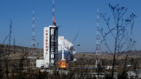中国の中央部の民家の屋根にロケットエンジンが命中 - Sputnik 日本