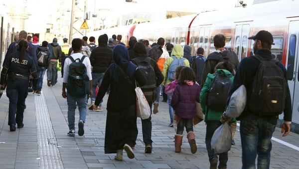 移民に紛れ、「イスラム国」テロリスト２万人が欧州へ - Sputnik 日本